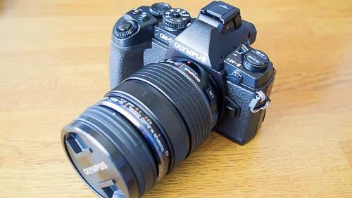 OM-D E-M1とF2.8 PROレンズのセット
