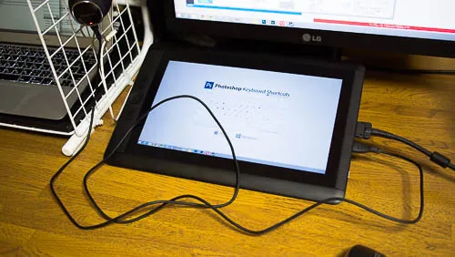 Cintiqに繋いで充電
