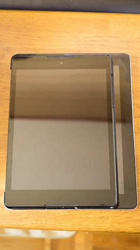 iPad2とのサイズの比較
