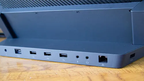 Surfaceドッキングステーション　背面コネクタ