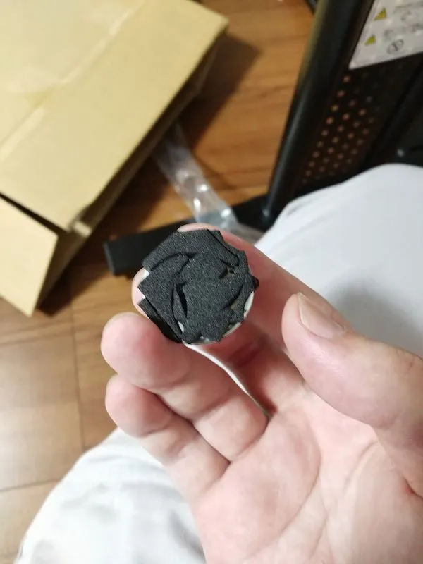 剥がれ落ちてしまったクランプクッションの代用
