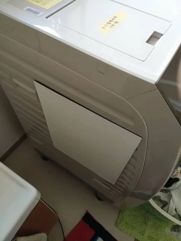 側面に貼り付けたオトナシートマグネットタイプ